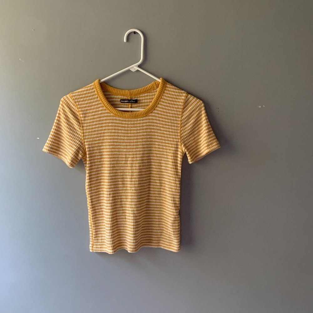 ABERCROMBIE & FITCH - S - YELLOW STRIPED BABY TEE
